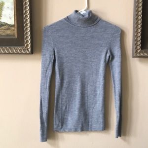 Uniqlo Grey Turtleneck Sweater